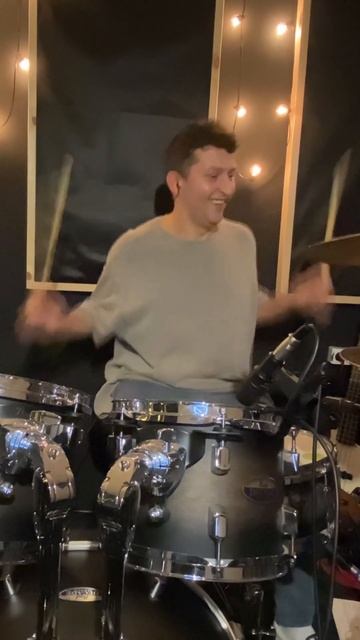 Muse - Hysteria Drum Cover #shorts смотреть онлайн