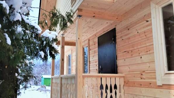 Дом хозяйку ждёт, а хозяйка — хозяина! Брусовой дом 7х9 с мансардой на 4 спальни по проекту Д-28 смотреть онлайн