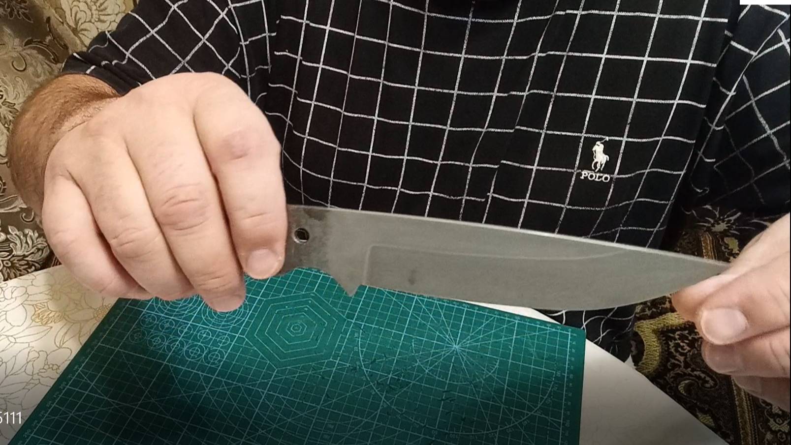 Травление клинка в хлорном железе, матируем металл .Во первых это красиво, потом защита от коррозии смотреть онлайн