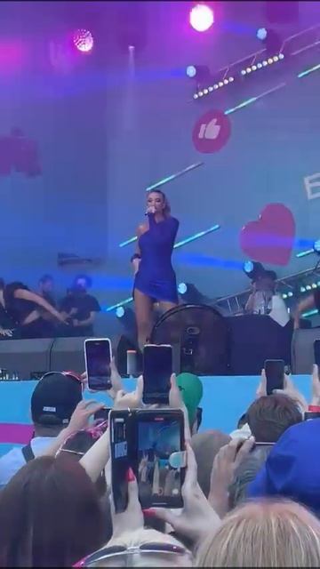 Бузова День России Санкт-Петербург смотреть онлайн