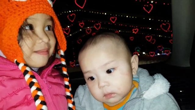 Baby Vervaine and Baby Damon @ Winter Wonderland 2017 смотреть онлайн