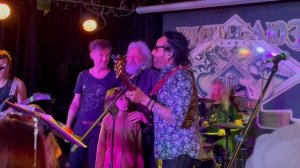 Парк Горького. «Распахни окно в любовь». Концерт в Клубе Ритм Блюз 16.02.25. Любит. съемка