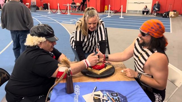 Thumb War - The American Dream v. Macho Madness (referee Rita Marie) смотреть онлайн