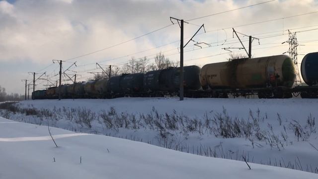 Электровоз ВЛ10К-1604/1394А с грузовым поездом смотреть онлайн