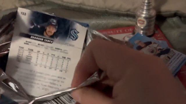 2022-23 Upper Deck Series 1 Tin Break смотреть онлайн