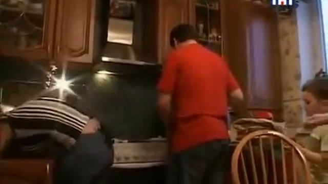 Няня спешит на помощь Манелис у Власовец 1 ребенок смотреть онлайн