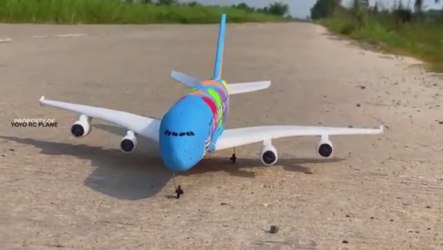 Перезалив с YouTube - Самодельный Радиоуправляемый Самолет А380 Emirates Dubai Expo смотреть онлайн