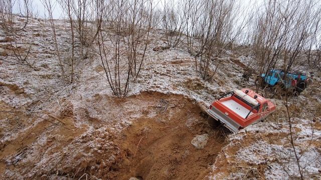 Два traxxas trx4 по морозцу покоряют подьемы смотреть онлайн