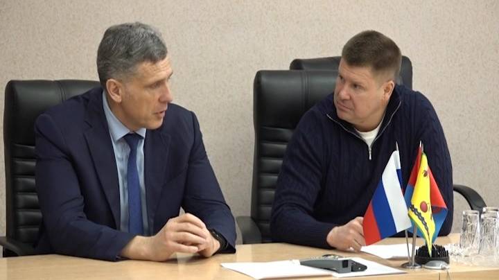 Депутаты провели приём граждан смотреть онлайн