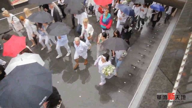 Jenny Loh and Popo Fan were victims of MH17. смотреть онлайн