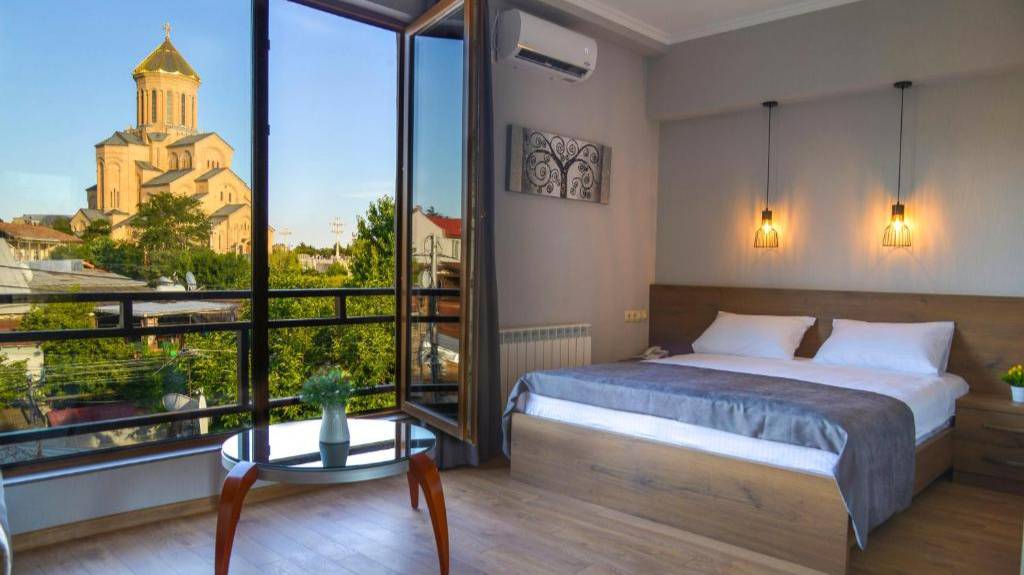 Обзор гостиницы в Тбилиси Hotel Livin смотреть онлайн