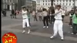 Тектоник классно танцует