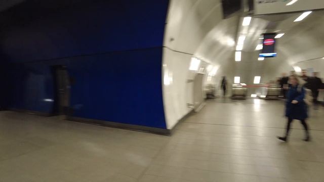 Метро Лондона: банкирам больше не тесно на станции, которой 120 лет смотреть онлайн