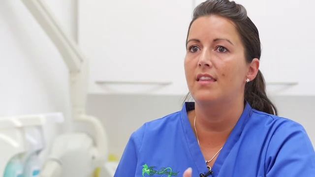 Selina at Ivy Dental in Edinburgh talks about the benefits of Same Day teeth смотреть онлайн