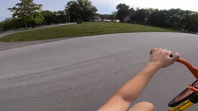 Big Ripper and Trek Marlin 5 Wheelies смотреть онлайн