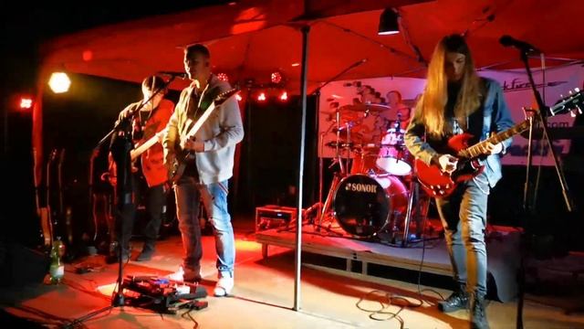 Somebody told me - Liveband Cover смотреть онлайн