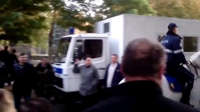 15.10. 2015 Конная полиция! смотреть онлайн