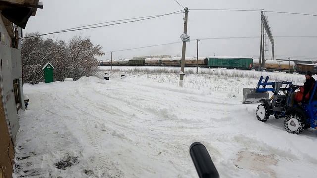 Чищу снег погрузчиком. смотреть онлайн