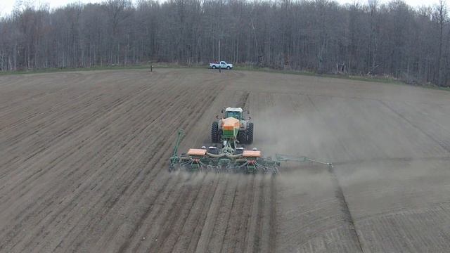 Claussen Farms planting corn spring 2015 смотреть онлайн