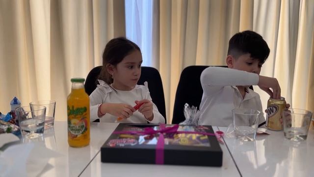 Testam Mystery Box & produse din America смотреть онлайн