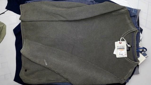 9927 Blend, Bruun, мужской микс сток 10 пак. 9.15кг по 19.45€/кг. 22шт смотреть онлайн