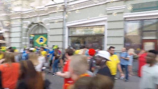 Москва Лето 2018: Прогулка по центру в разгар Кубка Мира! ОЧЕНЬ ВЕСЕЛО! смотреть онлайн