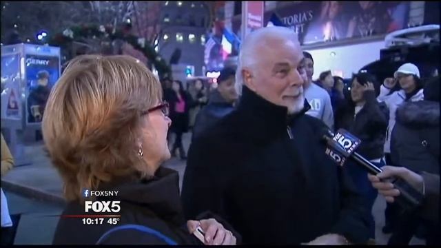 Fox 5 News with Arthur Chi'en and Lena Koropey- Re-gifting Etiquette смотреть онлайн