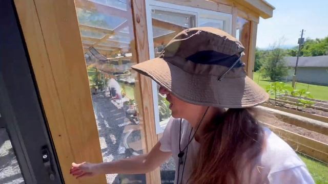 Creating a wagon wheel trellis and canning tomato soup | Vlog смотреть онлайн