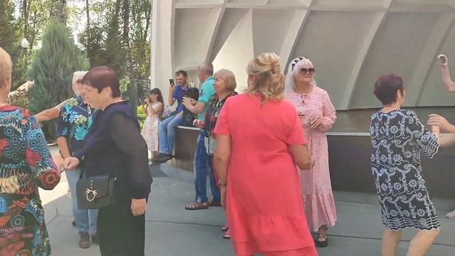 ЧЕРВОНИЙ МАК ЦВІТЕ! 2023 ТАНЦЫ ХАРЬКОВ #music #retrodancing смотреть онлайн