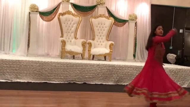 Rujula’s dance in Jade’s Pasni смотреть онлайн