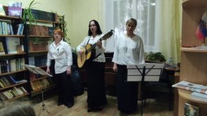 «Мальчишки» -- слова Игоря Шаферана, музыка Аркадия Островского. Исп. -- трио ансамбля «Бузина».