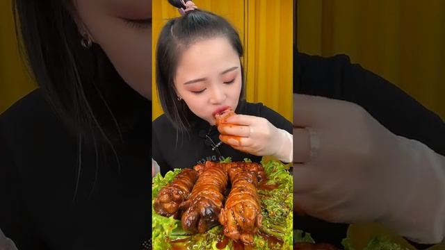 Благодаря холодильнику мы теперь можем есть несвежие продукты. смотреть онлайн