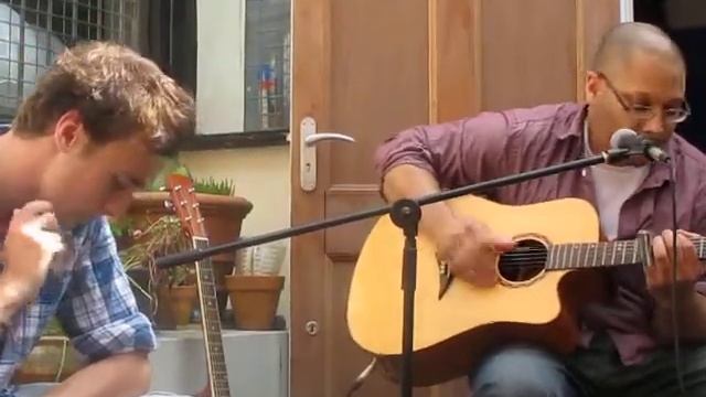 Damon T, guitar and vocals and Dan Vickers, shakers live at Peppers Restaurant смотреть онлайн