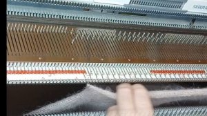 Шарф-трансформер 
технология вязания на двухфонтурной машине