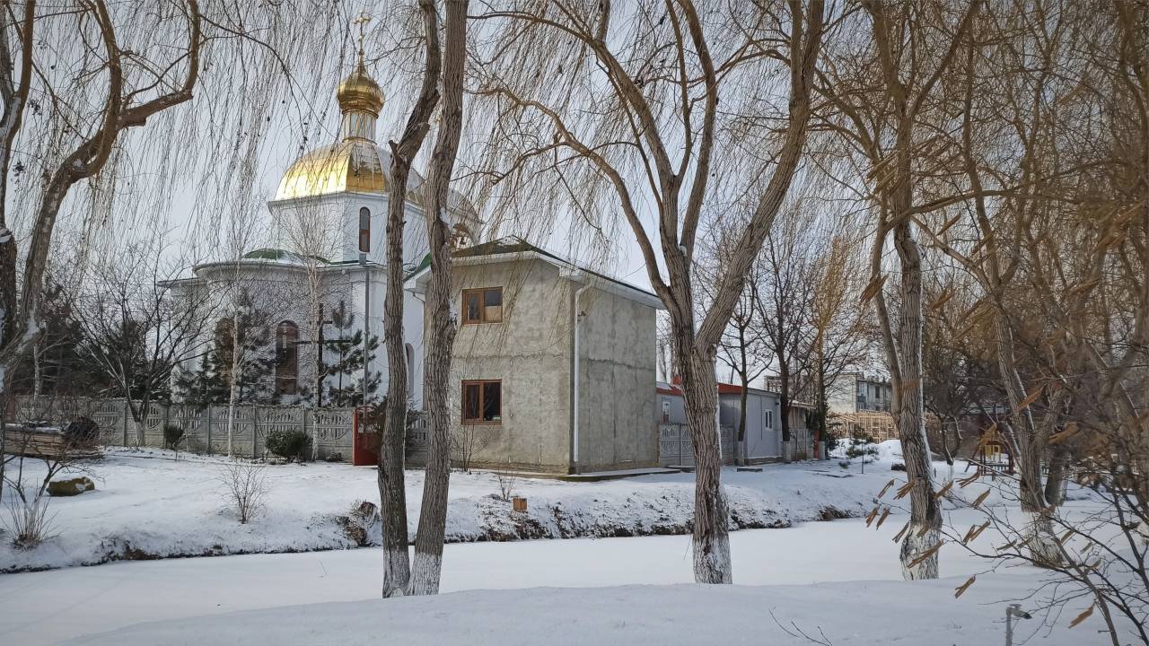 Крым ЗАМЕТАЕТ снегом: Зимняя Феодосия и уютная атмосфера зимнего Крыма смотреть онлайн