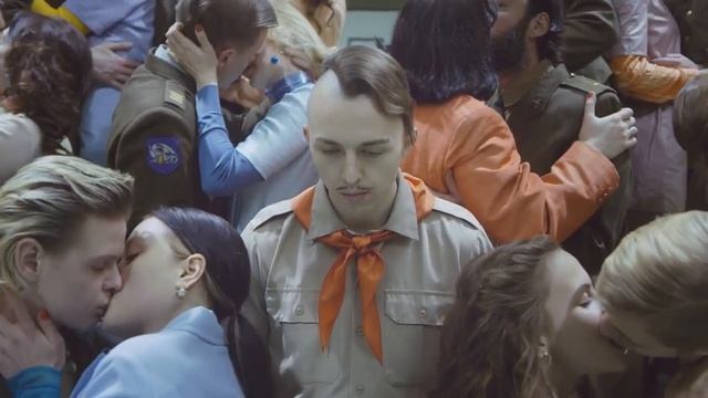 Charli XCX Ft Tommy Cash - Delicious