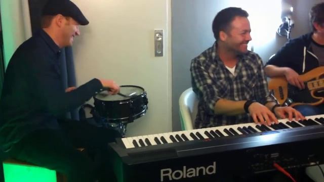 An Invitation - StageIt "Live from Lena's room" смотреть онлайн