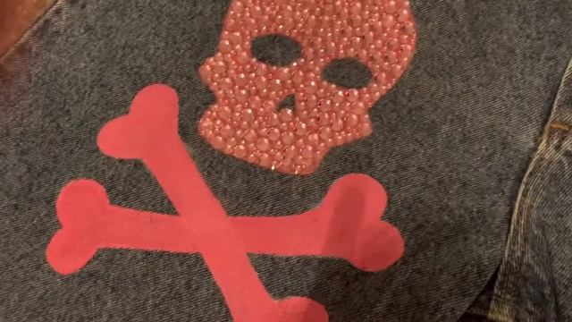 cheap & easy bedazzled jeans | diy custom jeans смотреть онлайн