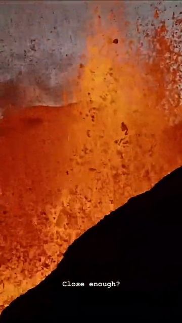 Colse Enough views of iceland volcano 🌋 #Shorts смотреть онлайн