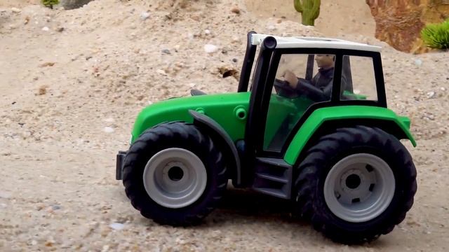 Машинки Диснея в веселой пещере | Игрушечная строительная машина и рука-трансформер в пещере смотреть онлайн