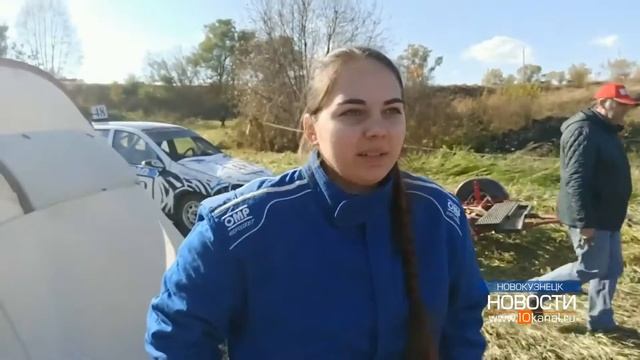 За рулем гоночного автомобиля смотреть онлайн