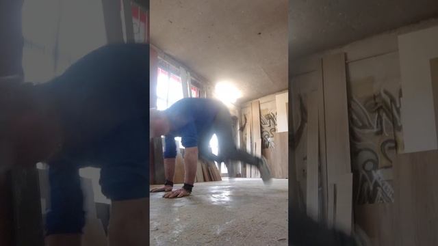 ElektroMacias Lili jo& Eminem ElektroMacias W tle смотреть онлайн