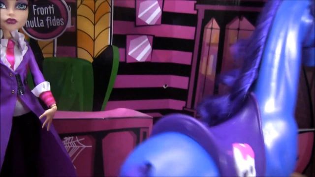 Monster High Headless Headmistress Bloodgood Review Video !!! :D!! смотреть онлайн