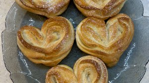 Московские плюшки с сахаром из дрожжевого теста