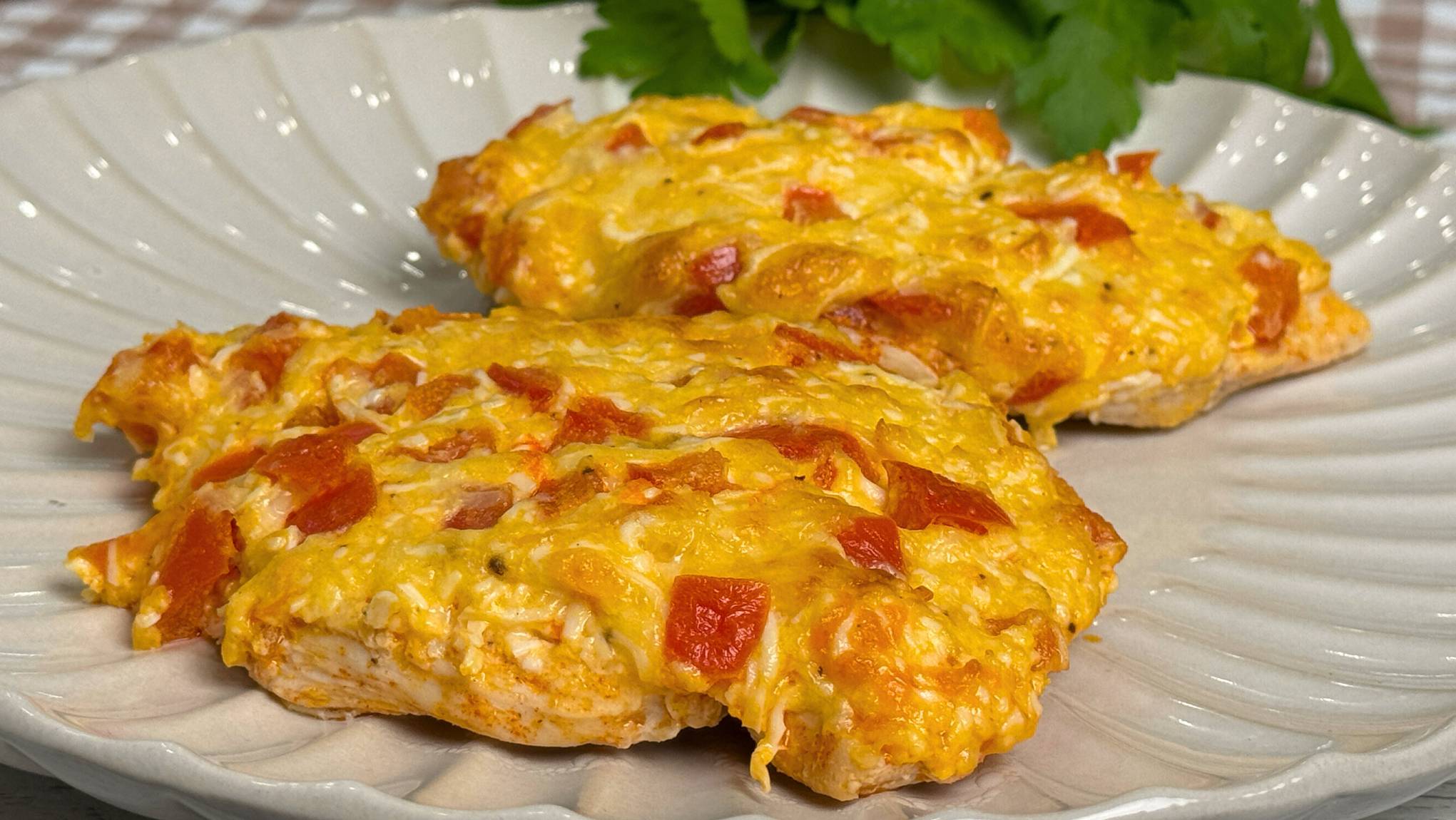 Приготовьте так куриное филе в духовке. Всегда получается СОЧНЫМ и нежным смотреть онлайн