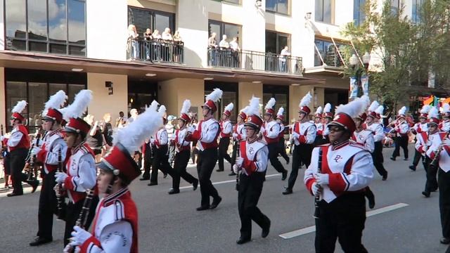 Fights, Boobs, & Mini Car Crashes At The Florida Citrus Parade 2015 смотреть онлайн