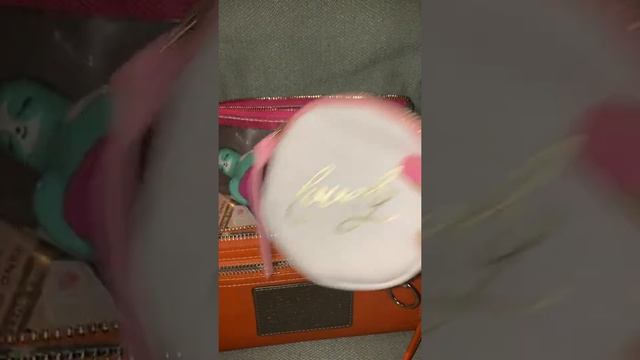 What’s in my bag “ summer edition 2021” 🌞 👛 смотреть онлайн