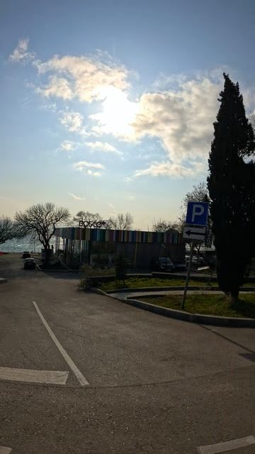 Море ласкает берег Артека смотреть онлайн