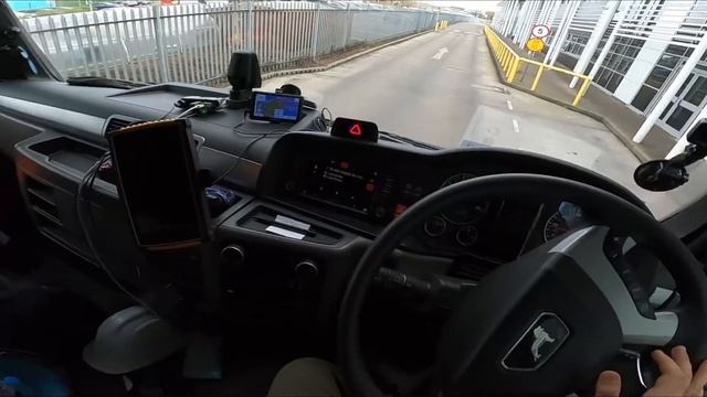 PRIMA ZI DE MUNCA 2023 adrian cox смотреть онлайн