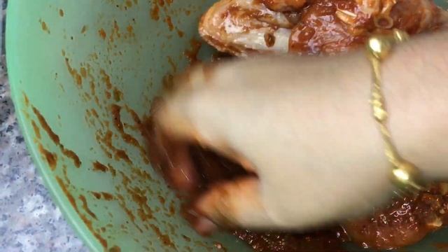 চিকেন উইংস বি বি কিউ ফ্রাইপ্যানে তৈরি // BBQ Chicken Wings Recipe ll смотреть онлайн